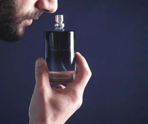 3 profumi estivi uomo per non passare inosservato